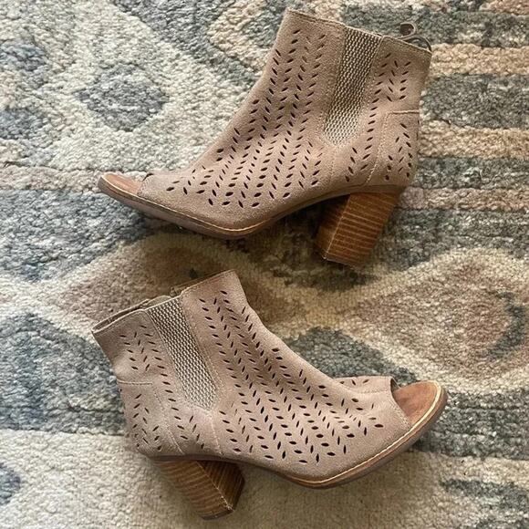 TOMS Women’s Majorca Peep Toe Stucco Suede Perforated Booties Size 6.5 - Picture 2 of 8